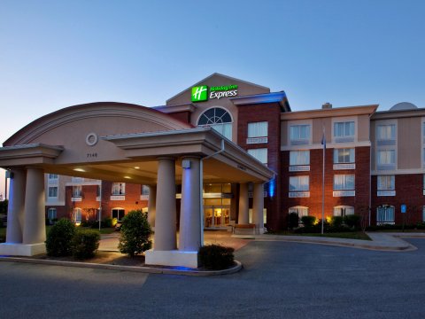 亚特兰大约翰斯溪快捷假日及套房酒店(Holiday Inn Express and Suites Atlanta-Johns Creek, an IHG Hotel)