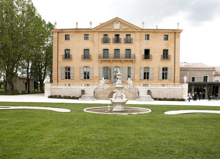 冯斯科罗贝城堡酒店(Château de Fonscolombe)
