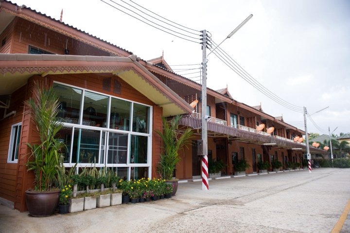 斯里暹罗度假酒店(Sri Siam Resort)