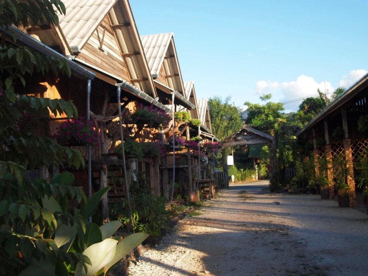 蒙拜度假村(Monpai Resort)