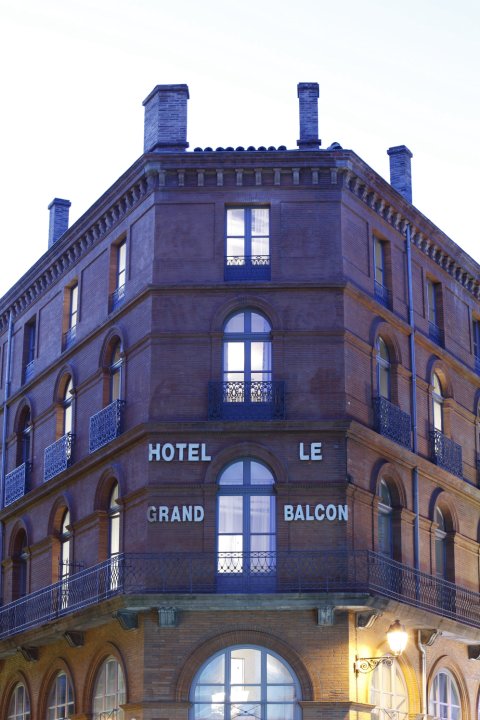 格兰德巴康酒店(Le Grand Balcon Hotel)