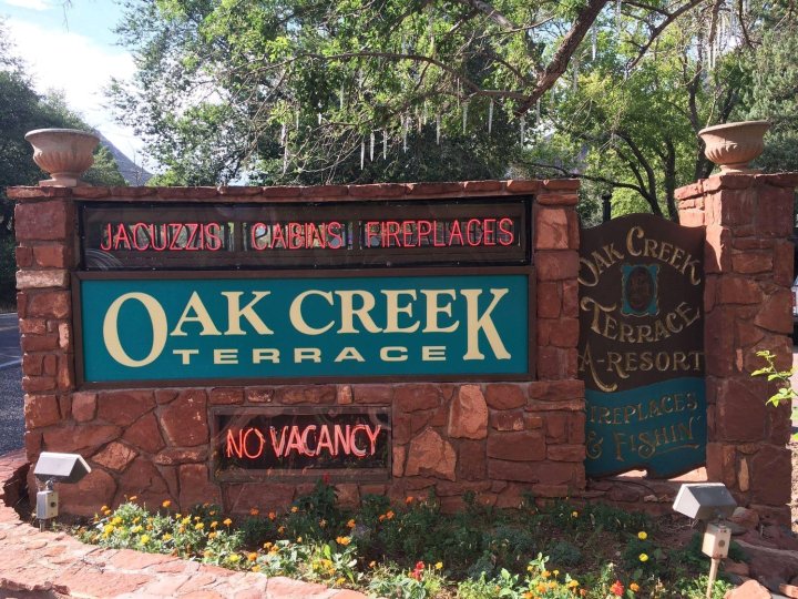 橡树溪露台度假酒店(Oak Creek Terrace Resort)