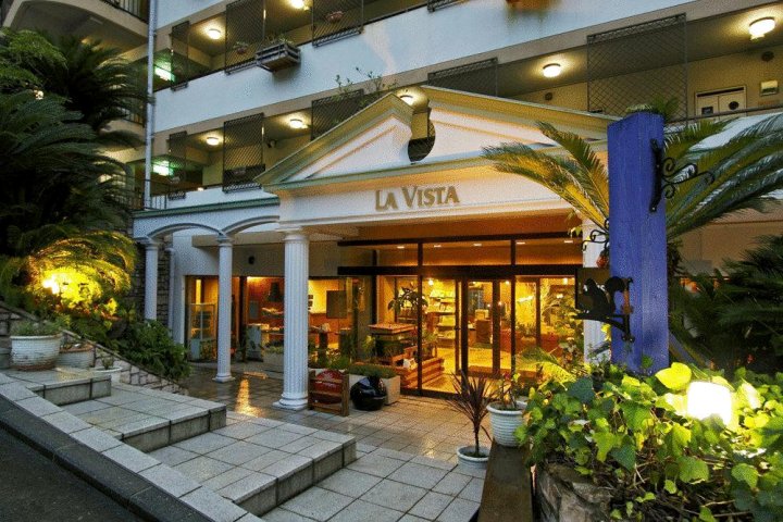 拉维斯塔伊苏桑酒店(La Vista Izusan)