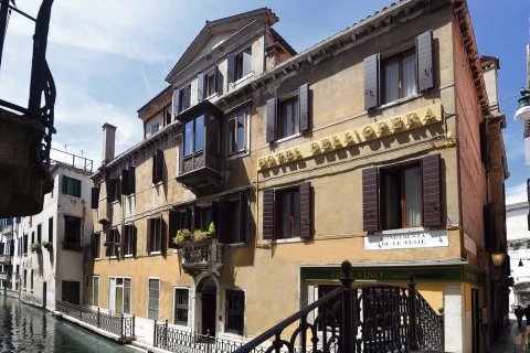 戴尔歌剧酒店(Hotel Dell'Opera)