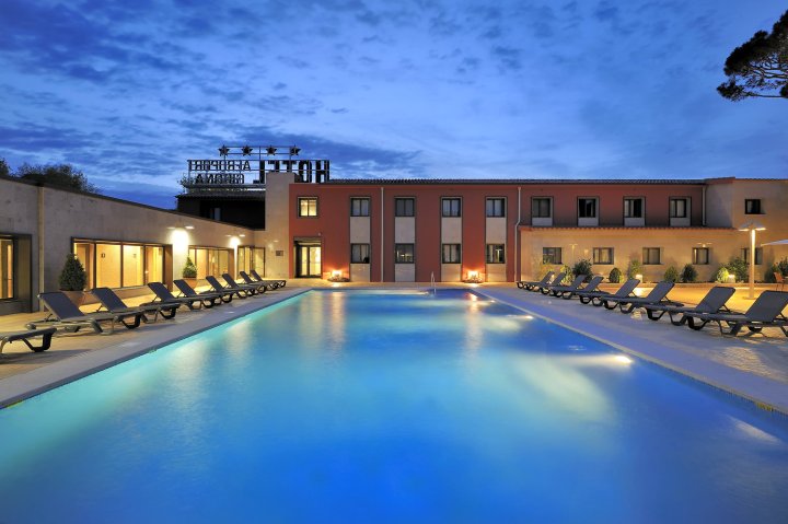 基瑞纳机场萨勒酒店(Salles Hotel Aeroport de Girona)