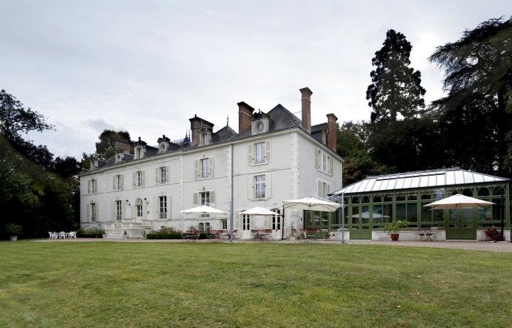 洛泽尔城堡酒店(Chateau de la Rozelle)