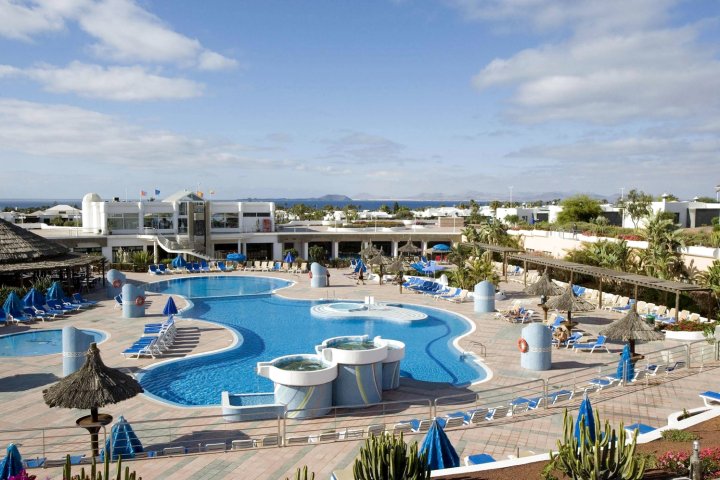 普拉亚布兰卡俱乐部酒店(HL Club Playa Blanca)