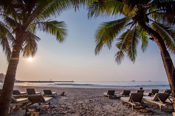 华欣安娜塔斯拉海滨酒店(Anantasila Villa by The Sea, Hua Hin Beachfront)