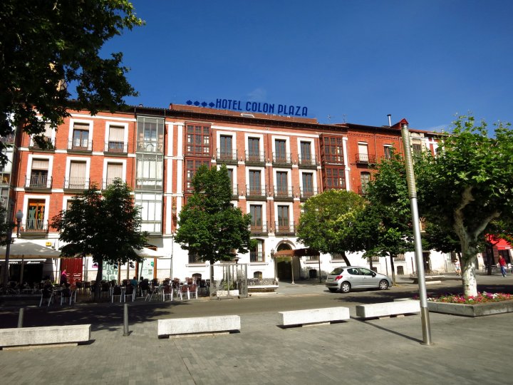 科伦广场酒店(Hotel Colón Plaza)