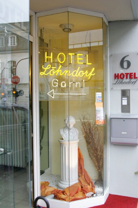 伦朵夫酒店(Hotel Löhndorf)