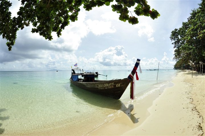 皮皮岛兰特海滩渡假村(New Rantee Beach Resort)