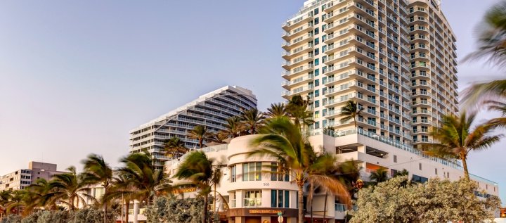 劳德代尔堡海滩度假酒店(Hilton Fort Lauderdale Beach Resort)