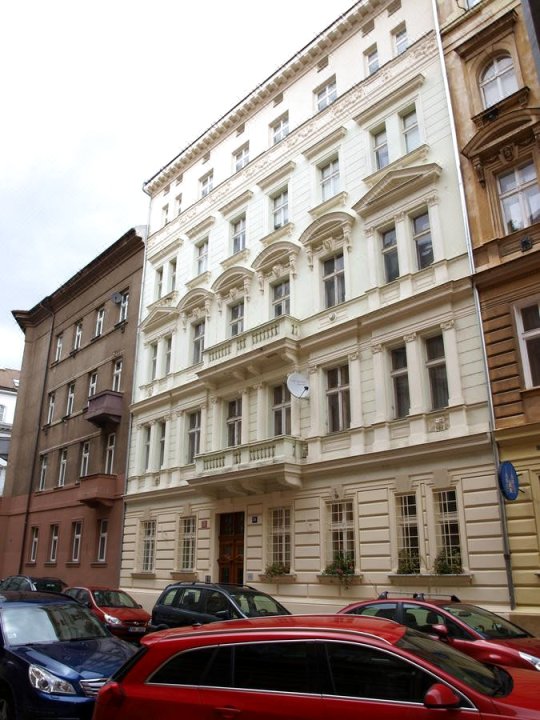 瓦萨斯卡公寓(Varsavska Apartment)