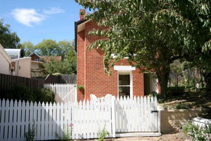 安尼斯花园小屋酒店(Annies Garden Cottage)