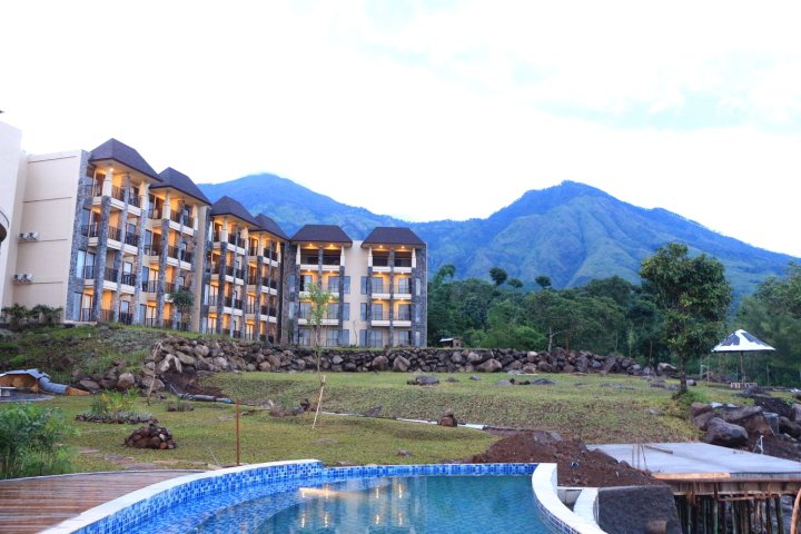 波亚巴布野生动物园度假村(Baobab Safari Resort)