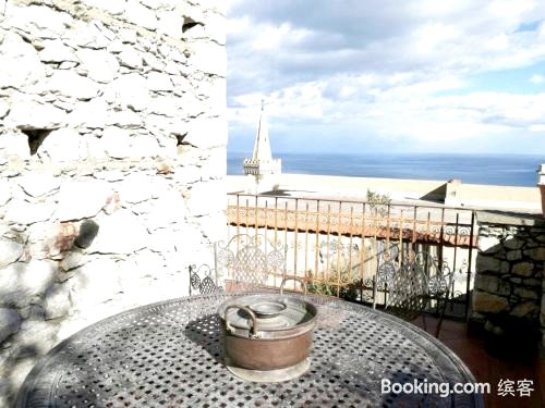 2 Bedrooms House with Sea View Furnished Terrace and Wifi at Taormina 3 km Away from the Beach