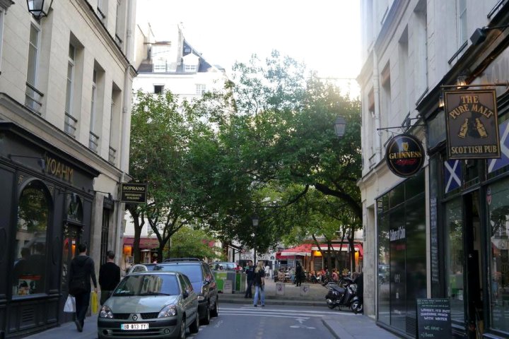 玛黑区中心精彩公寓酒店(Magnifique Appartement au Coeur du Marais)