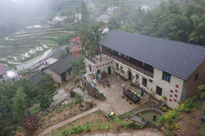 杭州指南山红叶小镇客栈(永指线分店)