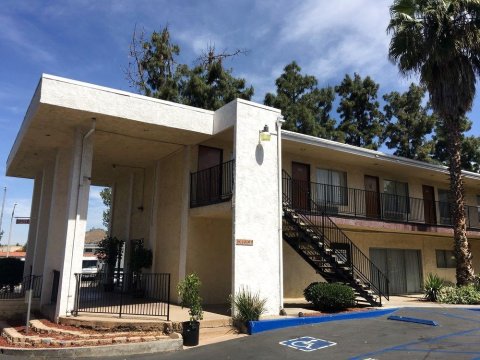 松树景观汽车旅馆(Vista Pines Motel)