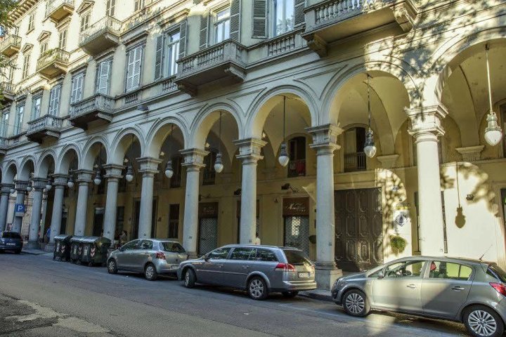 都灵港苏萨酒店(Hotel Torino Porta Susa)