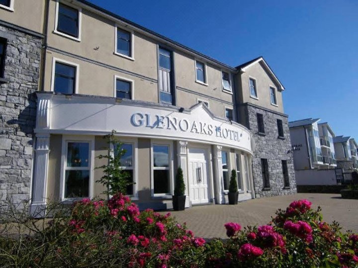 格伦奥克斯酒店(Glen Oaks Lodge)