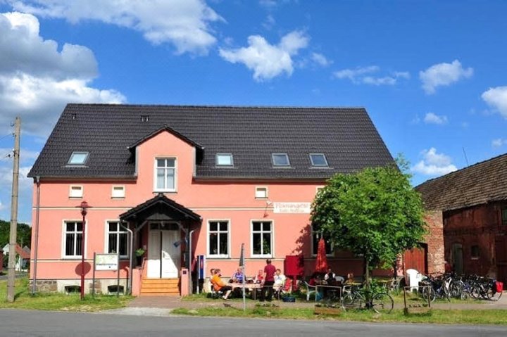 弗莱明格罗斯咖啡餐厅旅馆(Flämingrose Pension)