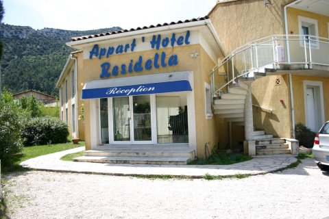欧巴涅戈米诺斯公寓酒店(Appart'Hotel Residella Aubagne Gémenos)