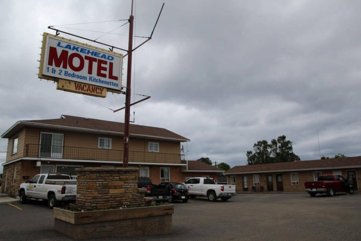 雷克海德汽车旅馆(Lakehead Motel)