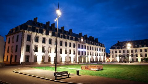 圣布里厄中央车站诺富特酒店(Novotel Saint Brieuc Centre, Hôtel Design)