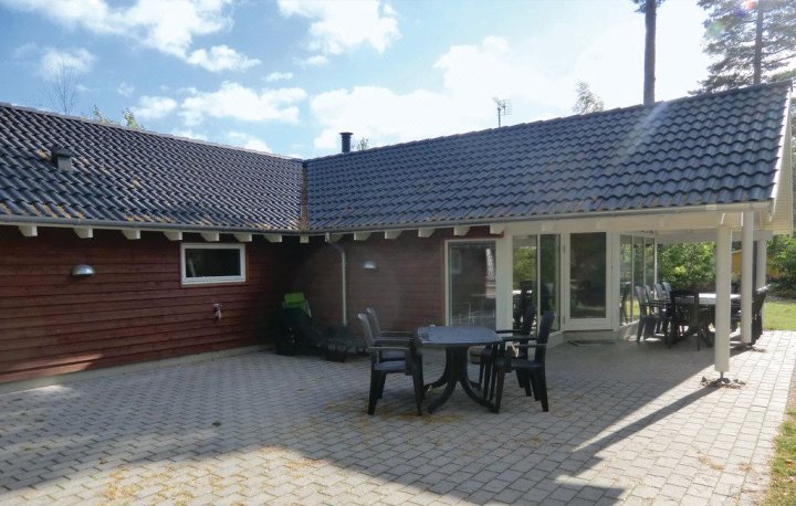 Nice Home in Kpingsvik with 6 Bedrooms, Sauna and Wifi