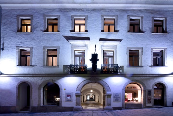 曼科斯普拉兹酒店(Hotel Maxplatz)