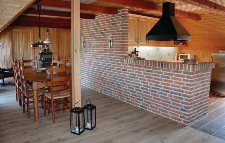 Three-Bedroom Holiday Home with a Fireplace in Ringkøbing