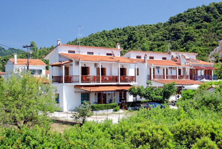 Panormos Maisonettes