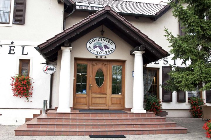 科塞尼克苏克莱斯基酒店(Gościniec Sucholeski)