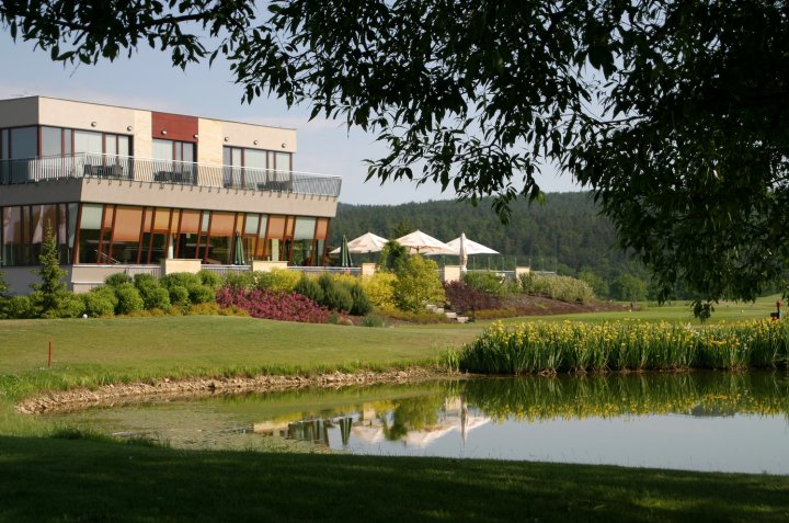 贝龙高尔夫俱乐部酒店(Hotel Beroun Golf Club)