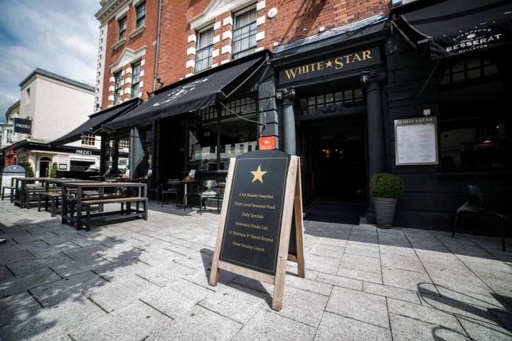 白星客栈(The White Star Tavern)