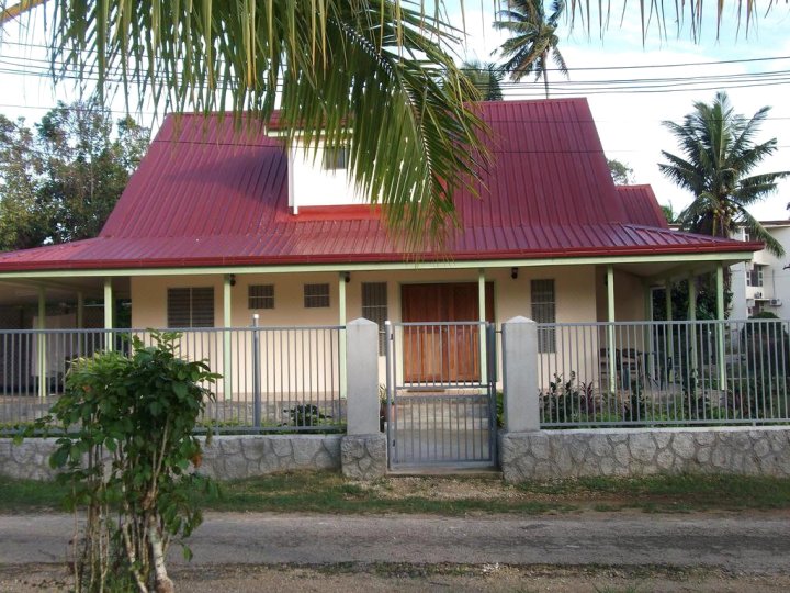 马拉鲁旅馆(Malau Lodge)