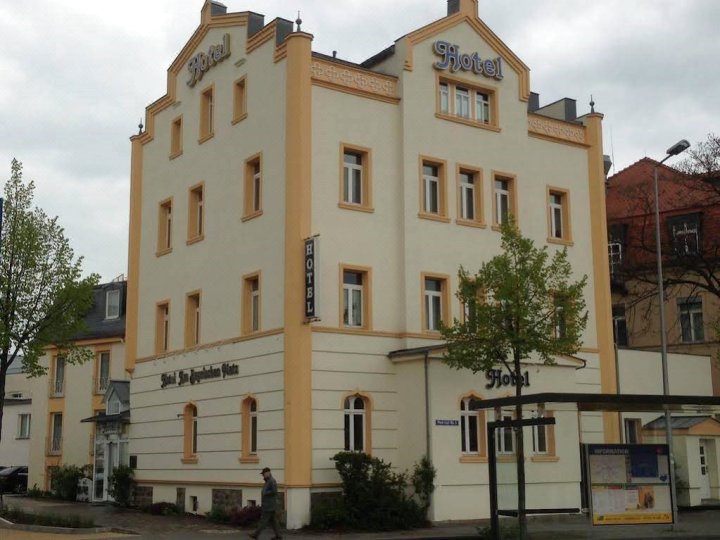 爱木贝瑞斯臣广场酒店(Hotel am Bayrischen Platz)
