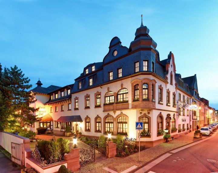 佑蕾娜霍夫酒店(Eurener Hof)