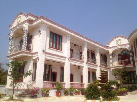 裴萨摩查洛酒店(Phedsamone Chalounxay Hotel)