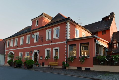 格鲁纳鲍姆酒店(Hotel Grüner Baum)
