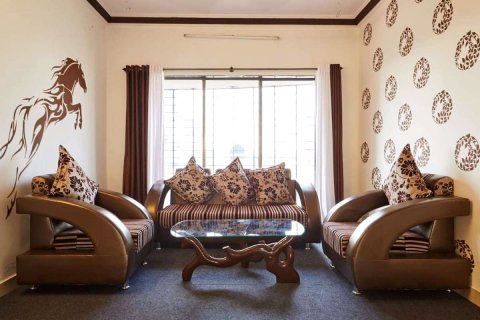 Luxurious Rooms in an Apartment in Mumbai