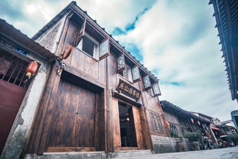 乐山居客栈(旧州古镇店)