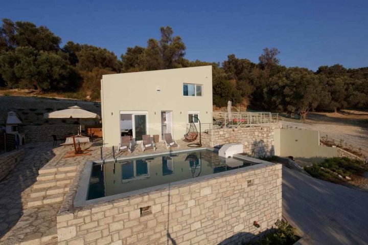 Moly - Luxury Villa with Heated Private Pool