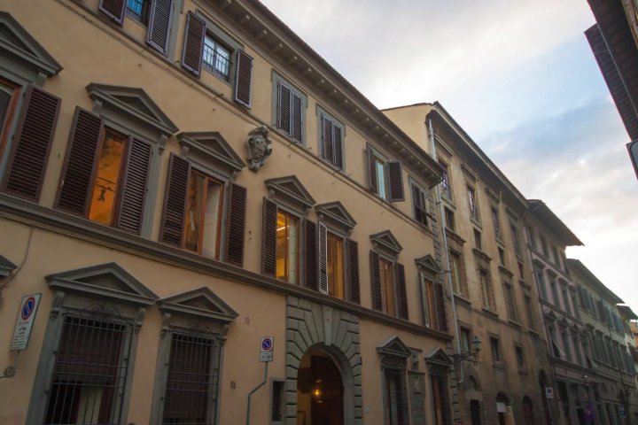 伦卡诺老桥公寓(Lungarno Ponte Vecchio)