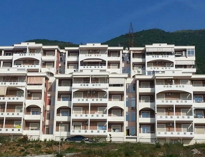 韦洛拉公寓酒店(Vlora Apartments)