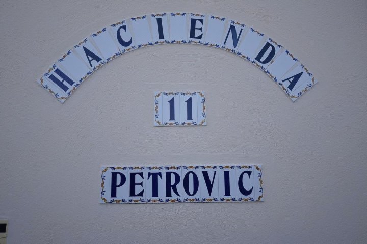 Apartments Hacienda Petrovic