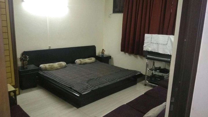 Well-Furnished Bed Room in Nri