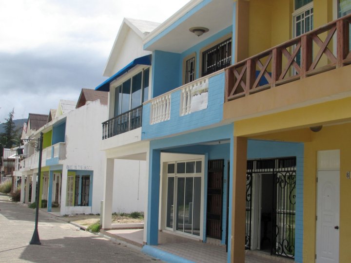 多拉塔海滩乡村公寓酒店(Apartamento El Pueblito Playa Dorada)
