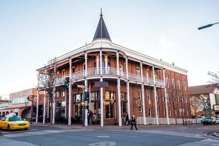 威瑟福德酒店(Weatherford Hotel)